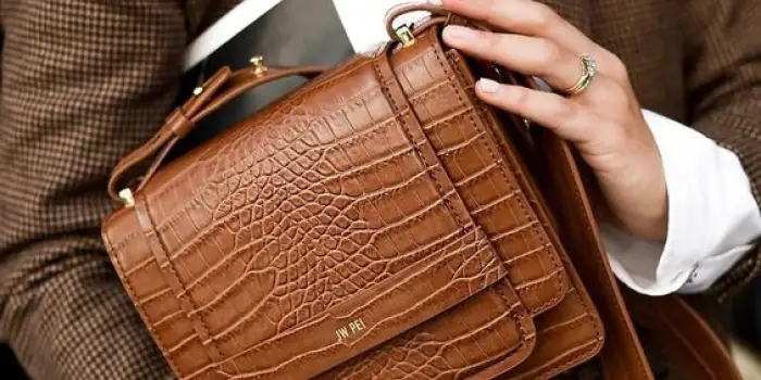 تماس با چرم آژنگ